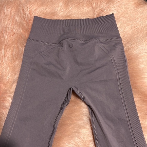Lululemon Yoga leggings Ebb to Street Tight Frosted Mulberry size 4 - Picture 10 of 13